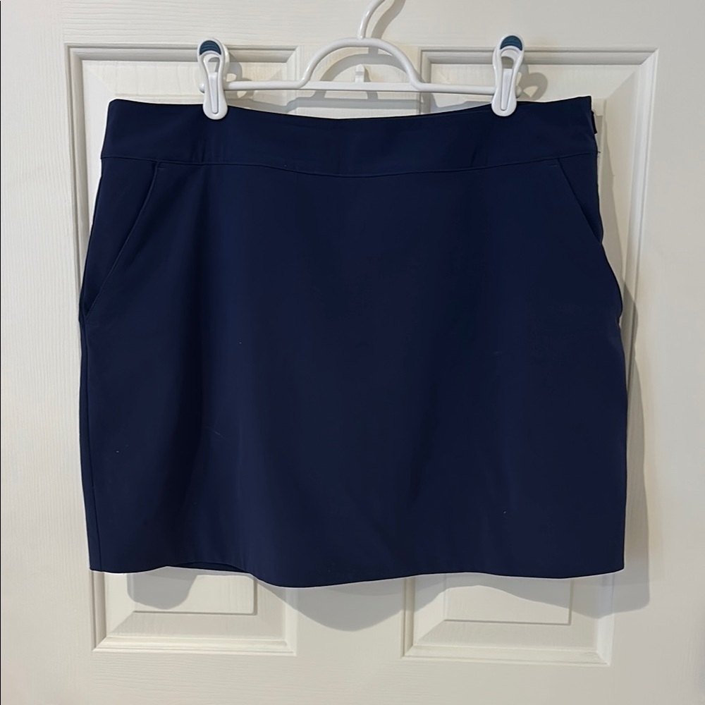 Classic Navy Blue Women's golf Skirt vineyard vines size large